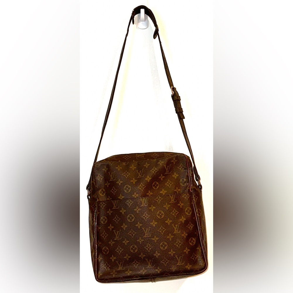 LOUIS VUITTON Morceux GM Monogram adjustable strap Leather interior Authentic